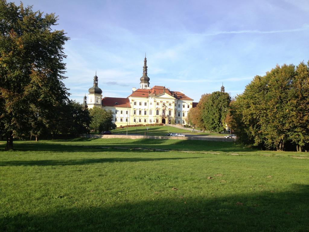 Apartman Flora Olomouc Luaran gambar